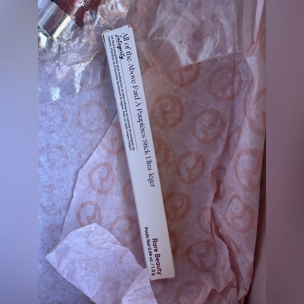 NWT Rare Beauty All of the Above Weightless Eyeshadow in Integrity